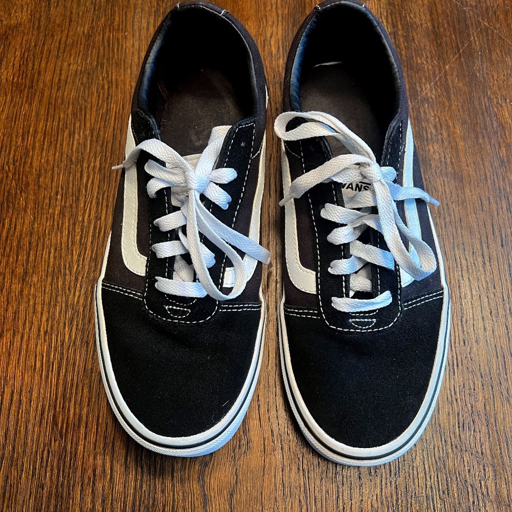 Vans Old Skool Black and White Shoes Women's Size 9.5